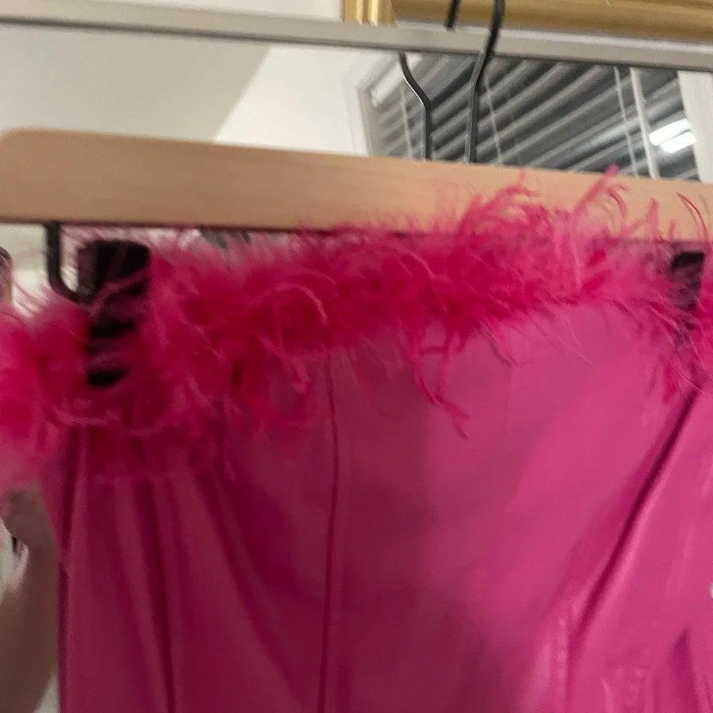 Boutique pink faux leather feather trimmed dress - Picture 4 of 6